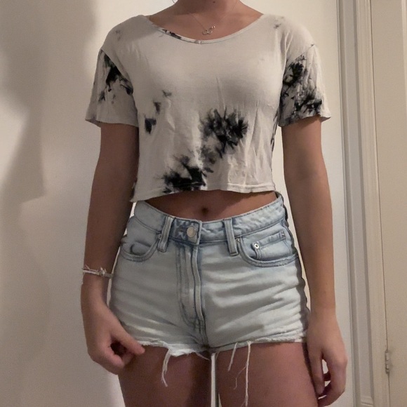 tie dye loose fitting cropped soft shirt - Picture 2 of 2